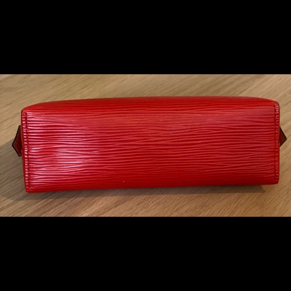 SOLD Louis Vuitton Pochette Cosmetique EPI Leather Red - Picture 5 of 13
